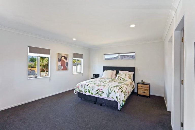 Photo of property in 17 Ashleigh Way, Waikanae Beach, Waikanae, 5036