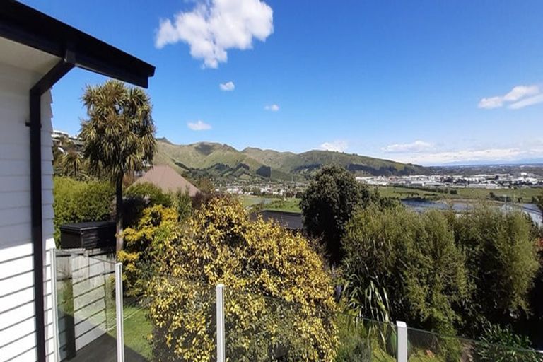 Photo of property in 88 Cannon Hill Crescent, Mount Pleasant, Christchurch, 8081