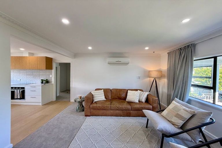 Photo of property in 32 Rosier Road, Glen Eden, Auckland, 0602