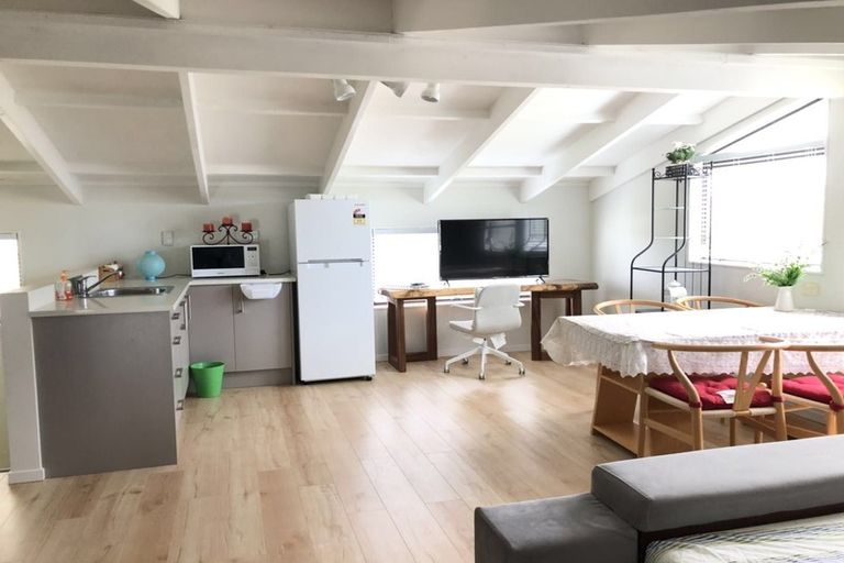 Photo of property in 32 Hobson Road, Lucas Heights, Auckland, 0632