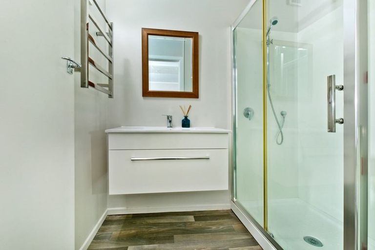 Photo of property in 1/123 Millbrook Road, Sunnyvale, Auckland, 0612