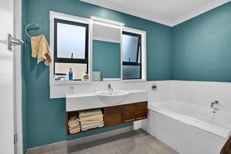 Photo of property in 20 Skinner Street, Blagdon, New Plymouth, 4310