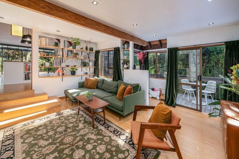 Photo of property in 172 Huia Road, Titirangi, Auckland, 0604