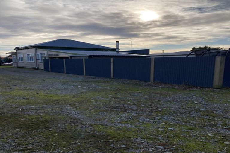 Photo of property in 128 Brougham Street, Westport, 7825