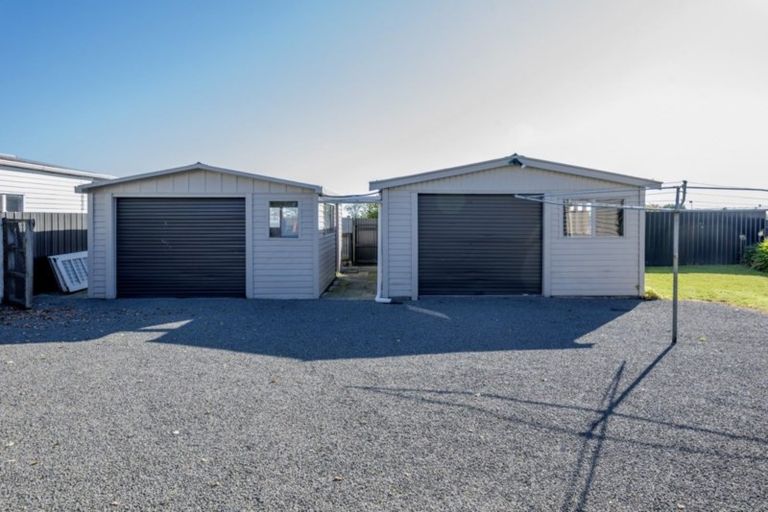 Photo of property in 9 Featherston Street, Levin, 5510