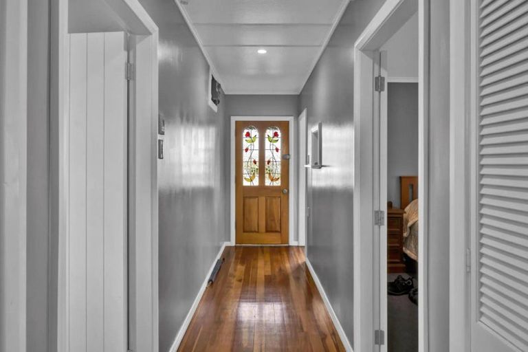 Photo of property in 124 Waihi Road, Hawera, 4610