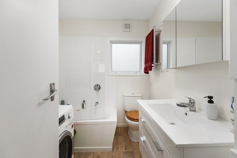 Photo of property in 3a Chancellor Way, Crofton Downs, Wellington, 6035