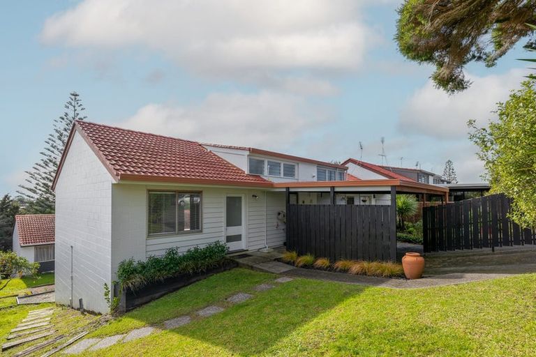 Photo of property in 5a Dolbear Street, Titirangi, Auckland, 0604