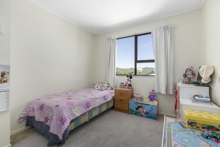 Photo of property in 27 Sombrero View, Ascot Park, Porirua, 5024