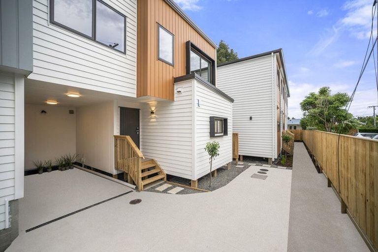 Photo of property in 21c Hillcrest Avenue, Hillcrest, Auckland, 0627