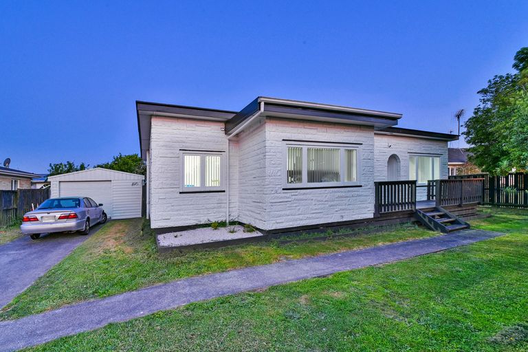Photo of property in 2/49 Sutton Crescent, Papakura, 2110