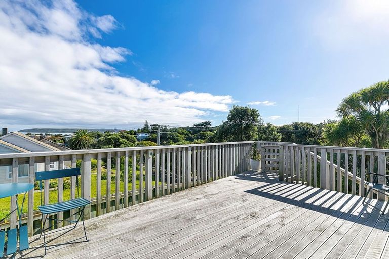 Photo of property in 14 Downes Street, Titahi Bay, Porirua, 5022
