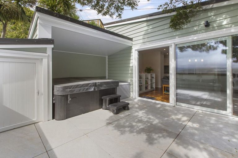 Photo of property in 53 View Road, Houghton Bay, Wellington, 6023