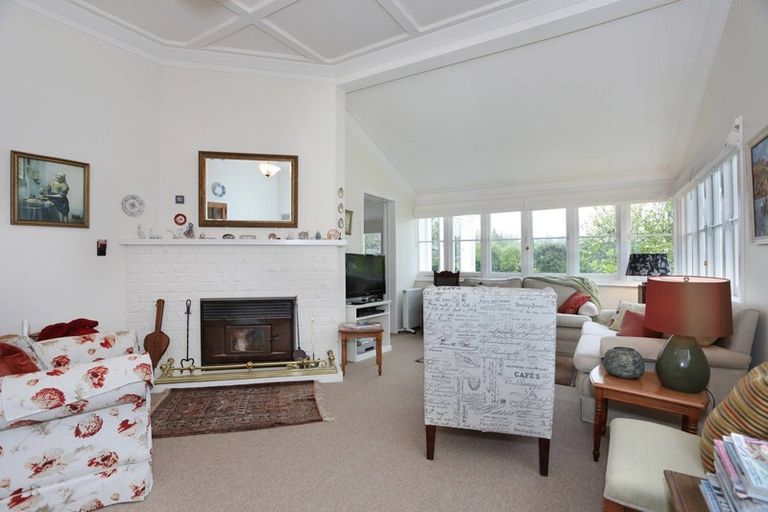 Photo of property in 12 Wanganui Road, Marton, 4710