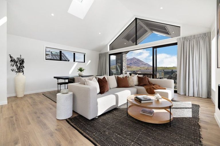 Photo of property in 2 Taurus Lane, Jacks Point, 9371