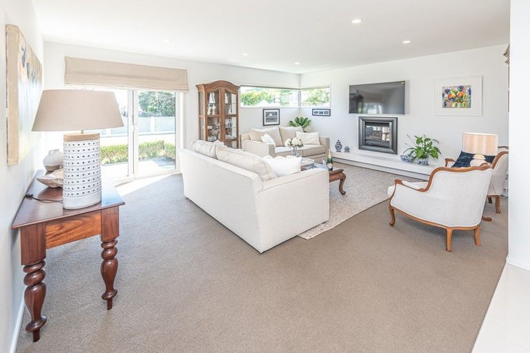 Photo of property in 16 Egmont Street, Patea, 4520