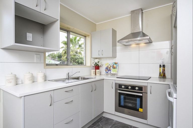 Photo of property in 2/24 Arawa Street, New Lynn, Auckland, 0600
