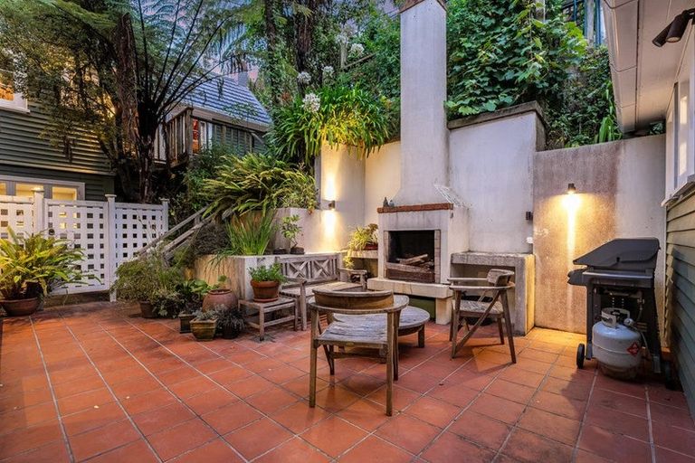 Photo of property in 131 Upland Road, Kelburn, Wellington, 6012