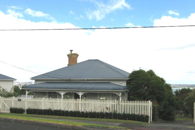 Photo of property in 68 Palmerston Road, Birkenhead, Auckland, 0626