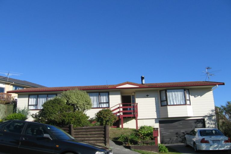 Photo of property in 3 Aldersgate Grove, Stokes Valley, Lower Hutt, 5019