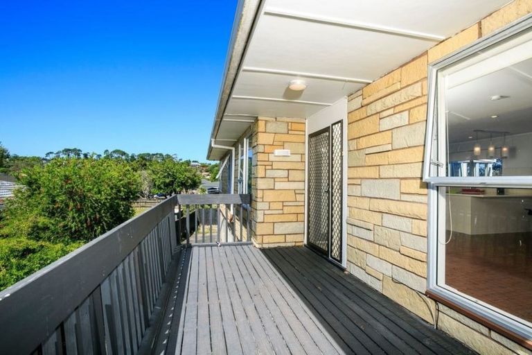 Photo of property in 20 Kapiti Place, Sunnynook, Auckland, 0620