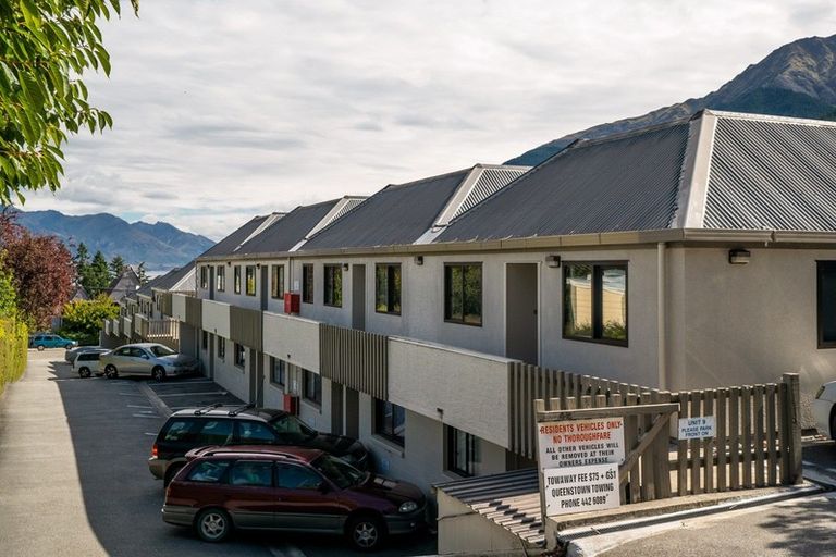 Photo of property in 1/42 Hallenstein Street, Queenstown, 9300