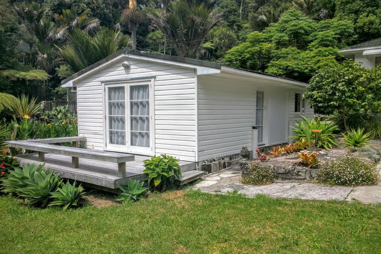 Photo of property in 31 Valley Road, Titirangi, Auckland, 0604