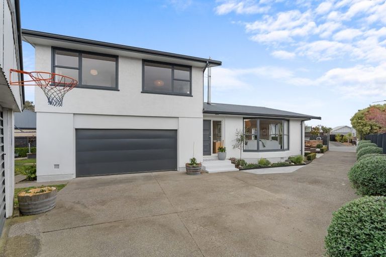 Photo of property in 21 Woodstock Place, Russley, Christchurch, 8042