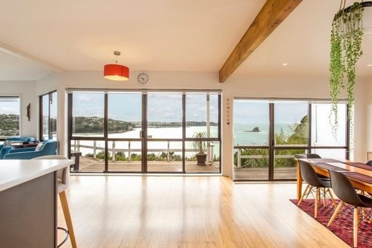 Photo of property in 85 Tiri Road, Tindalls Beach, Whangaparaoa, 0930