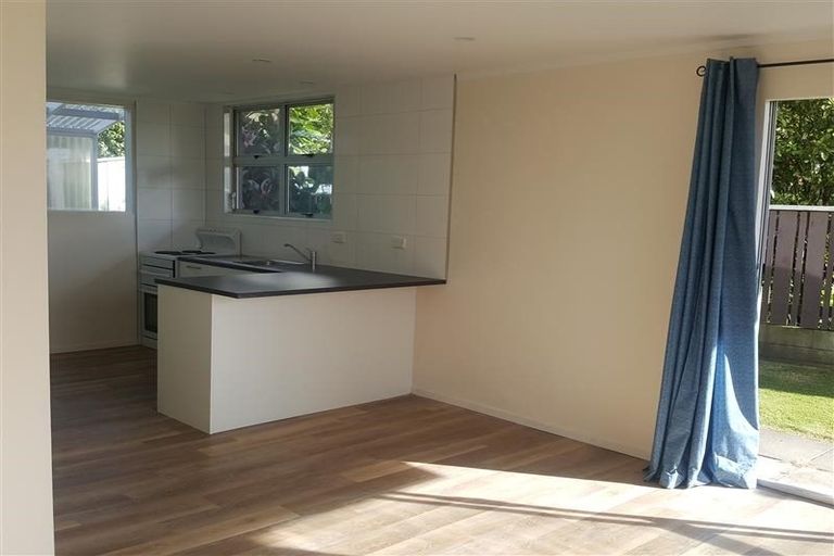 Photo of property in 1/58 Paynters Avenue, Strandon, New Plymouth, 4312