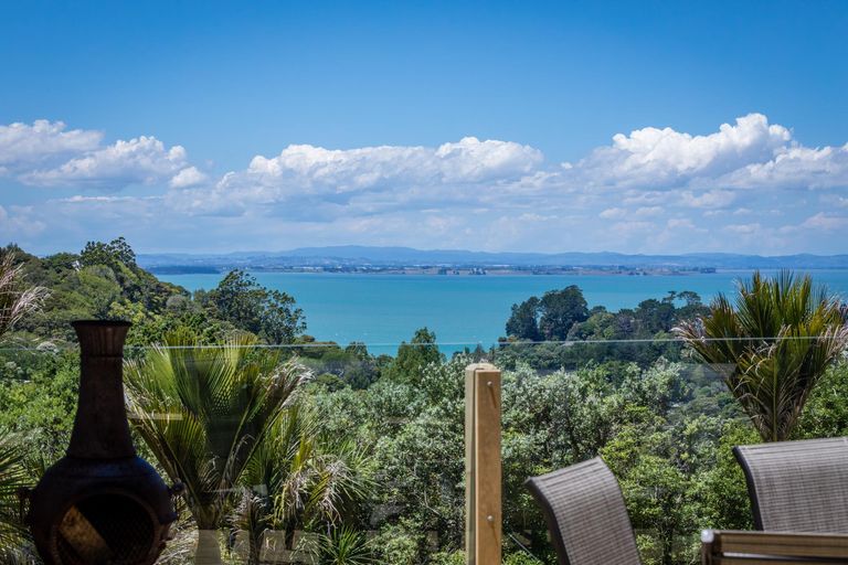 Photo of property in 2a Warner Park Avenue, Laingholm, Auckland, 0604