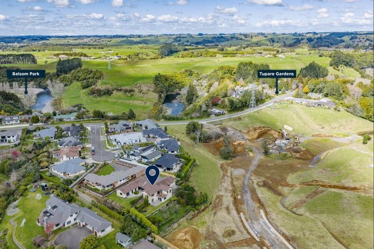 Photo of property in 5b Tupuhi Place, Highlands Park, New Plymouth, 4312