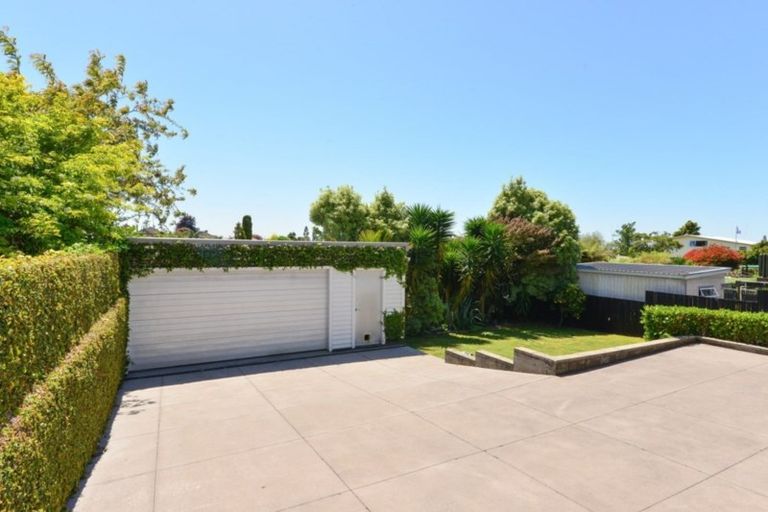 Photo of property in 70 Forest Lake Road, Forest Lake, Hamilton, 3200