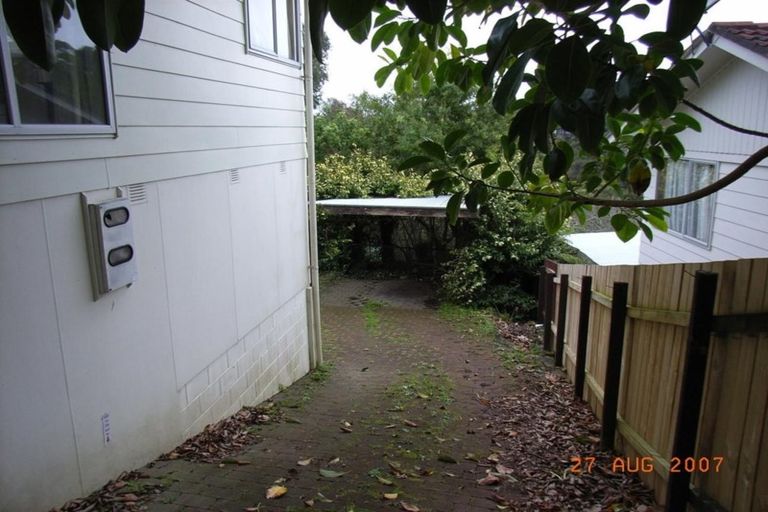 Photo of property in 18 Finn Place, Totara Vale, Auckland, 0629