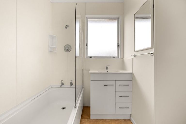 Photo of property in 30 Joanna Place, Deanwell, Hamilton, 3206