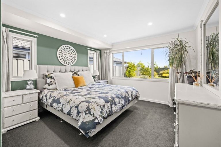 Photo of property in 24 Pelorus Avenue, Poraiti, Napier, 4112