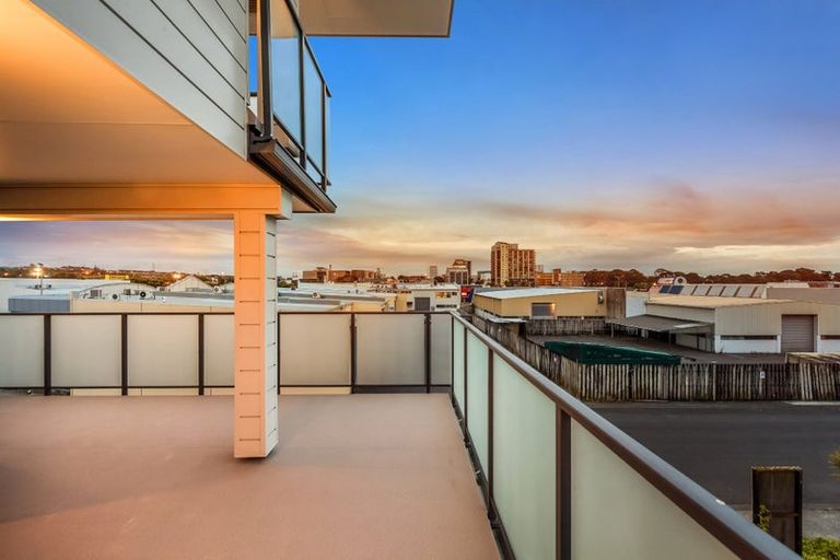 Photo of property in 5/9 Freeman Way, Manukau, Auckland, 2104