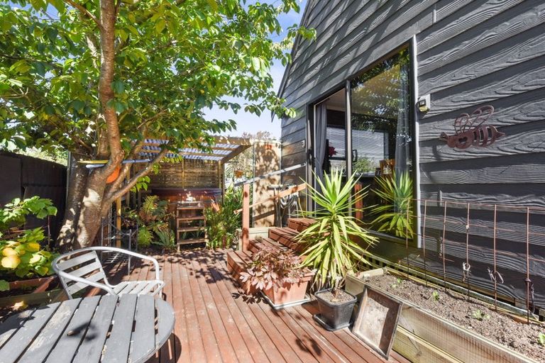 Photo of property in 2/73 Beach Road, Tahunanui, Nelson, 7011