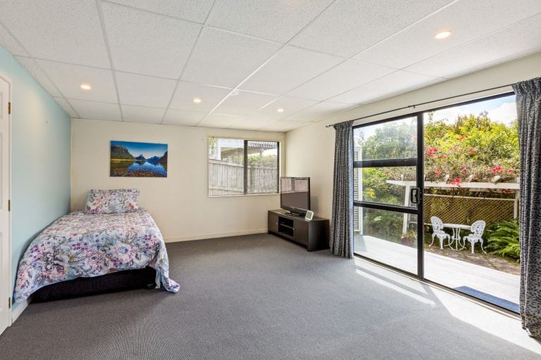 Photo of property in 16 Kahurangi Place, Snells Beach, 0920