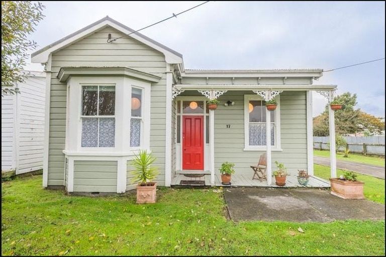 Photo of property in 17 Kelvin Street, Aramoho, Whanganui, 4500