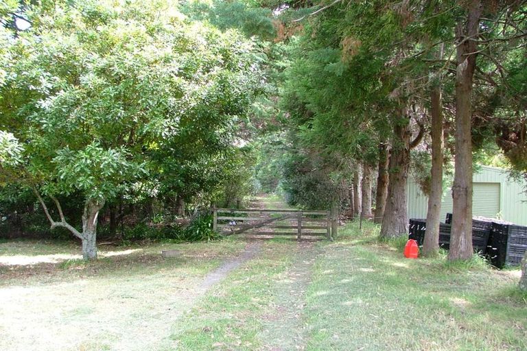 Photo of property in 882 South Head Road, South Head, Helensville, 0874