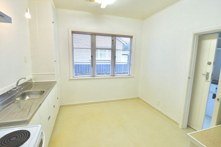 Photo of property in 10 Naenae Road, Naenae, Lower Hutt, 5011