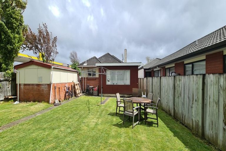 Photo of property in 28 Gibbons Street, Upper Hutt Central, Upper Hutt, 5018