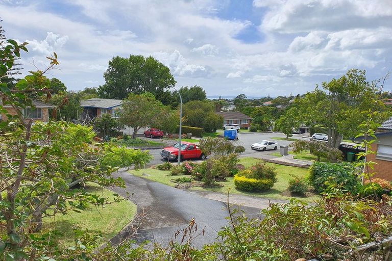 Photo of property in 2/15 Kayeleen Place, Cockle Bay, Auckland, 2014