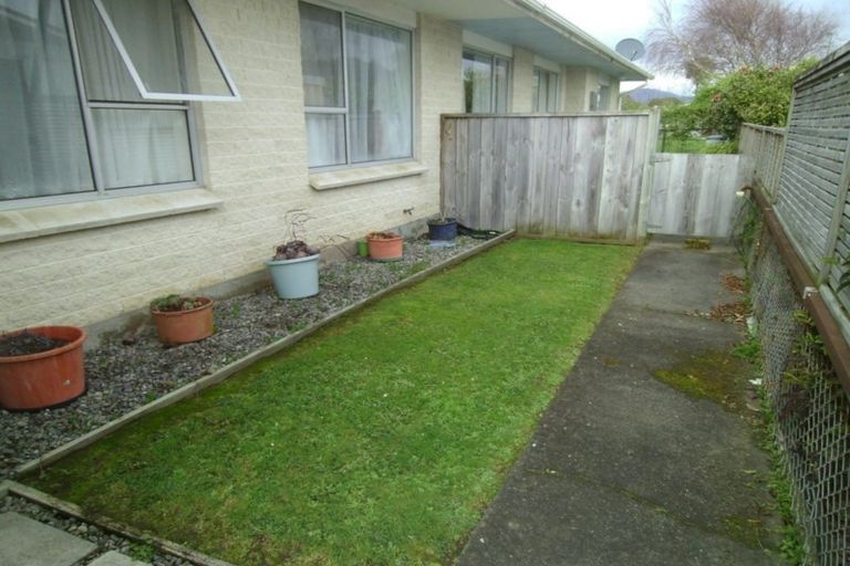 Photo of property in 1 Winiata Place, Otaki, 5512