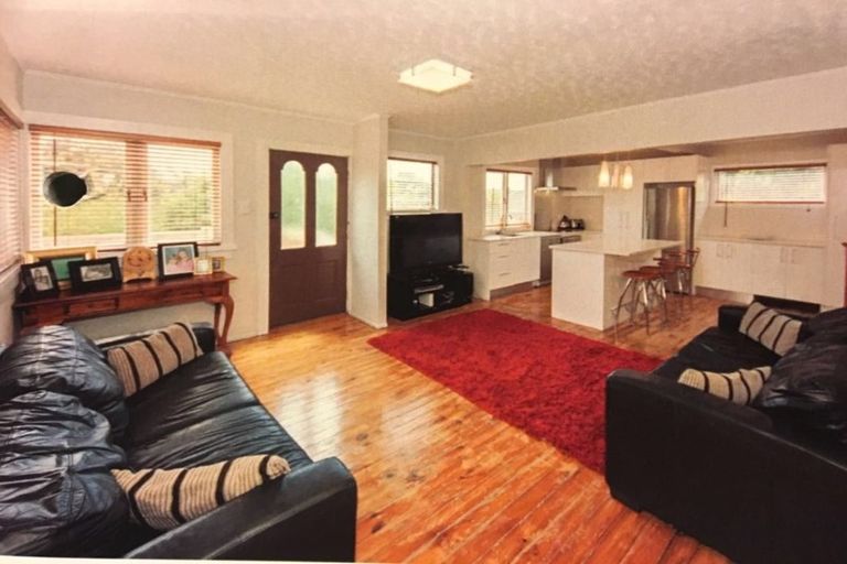 Photo of property in 1/58 Glencoe Road, Browns Bay, Auckland, 0630