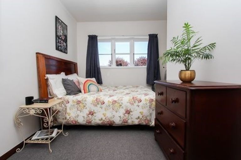 Photo of property in 2 Bains Avenue, Hamilton East, Hamilton, 3216