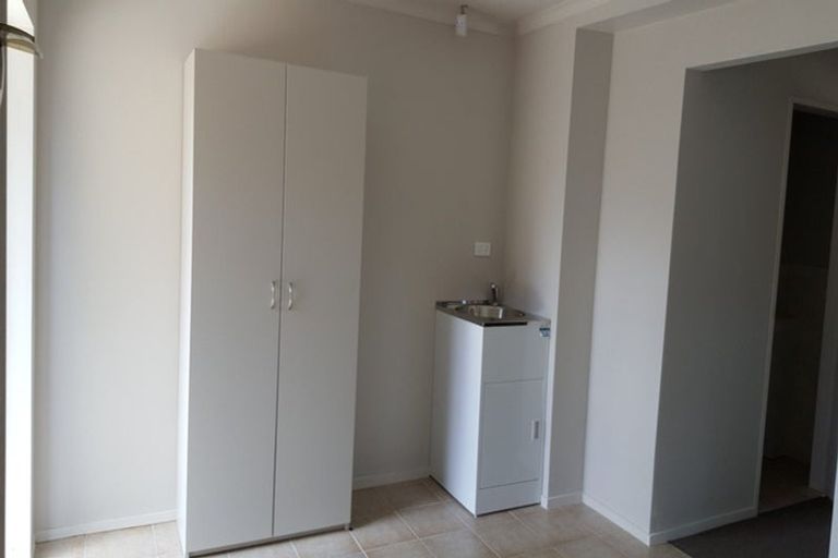 Photo of property in 45j Brandon Road, Glen Eden, Auckland, 0602