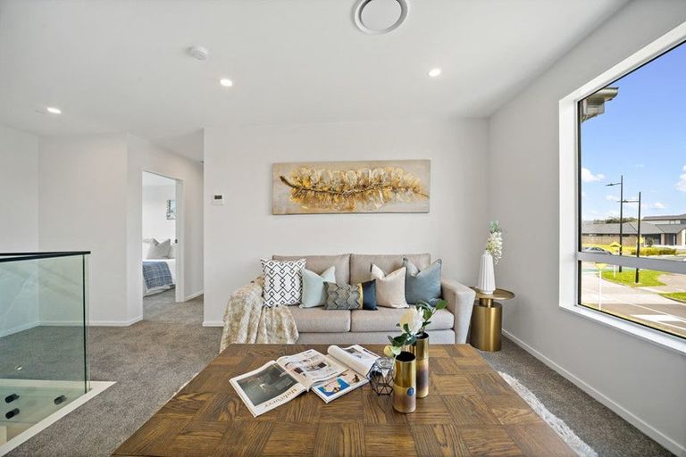 Photo of property in 1 Ritetai Street, Clarks Beach, 2122