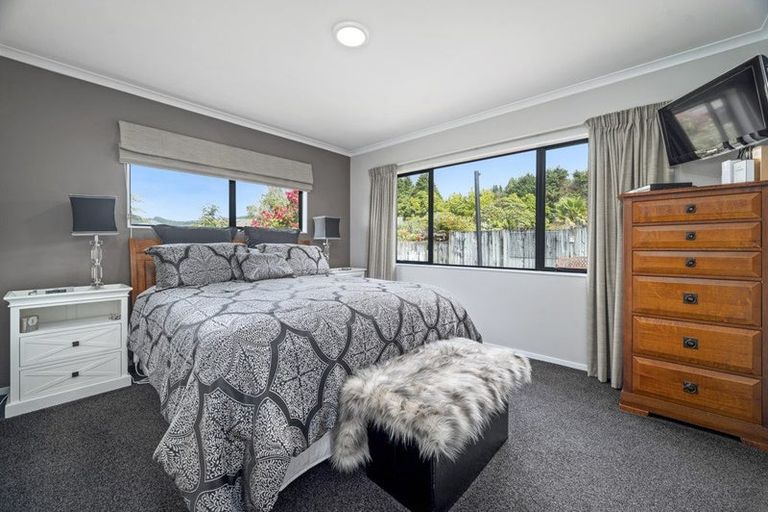 Photo of property in 9 Caulfield Place, Pukehangi, Rotorua, 3015